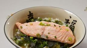 Cooking delicious salmon head soup Salmon head soup