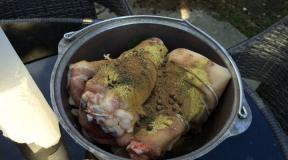 Knuckle in beer on the fire & Potatoes with lard on the grill How to marinate raw pork knuckle on coals